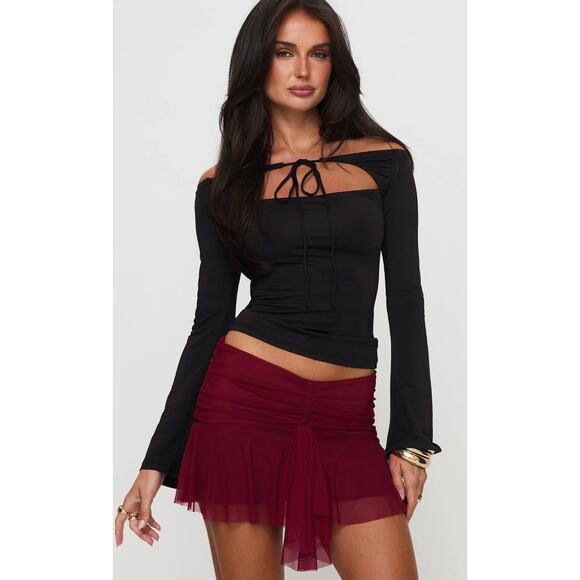 Princess Polly red mesh ruched micro skirt - Picture 2 of 7